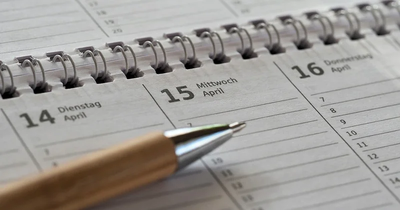 Building the skeleton: your calendar in four columns